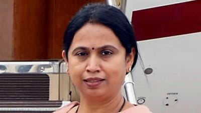 Minister Lakshmi Hebbalkar demanded for a fair investigation and expressed her condolences to the official’s family (Arunkumar Rao) Minister Lakshmi Hebbalkar demanded for a fair investigation and expressed her condolences to the official’s family (Arunkumar Rao)