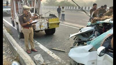 Police at the accident site in Mainpuri on Wednesday morning. (HT photo)