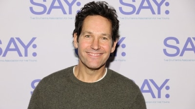 In a surprise visit, Paul Rudd distributed water to students in Pennsylvania, promoting voter engagement during the intense presidential election process.
Dia Dipasupil/Getty Images/AFP (Photo by Dia Dipasupil / GETTY IMAGES NORTH AMERICA / Getty Images via AFP) (Getty Images via AFP) In a surprise visit, Paul Rudd distributed water to students in Pennsylvania, promoting voter engagement during the intense presidential election process.
Dia Dipasupil/Getty Images/AFP (Photo by Dia Dipasupil / GETTY IMAGES NORTH AMERICA / Getty Images via AFP) (Getty Images via AFP)