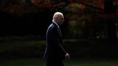 U.S. President Joe Biden walks across the South Lawn of the White House while returning from a weekend trip to Wilmington, Delaware, in Washington, U.S., November 4, 2024. REUTERS/Nathan Howard (REUTERS)