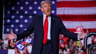 Trump's position as president could allow him to halt federal prosecutions, including those related to classified documents and election interference, leading to significant delays in legal proceedings. REUTERS/Brian Snyder/File Photo (REUTERS)