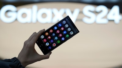 Samsung Galaxy S25 Slim and iPhone 17 Air launching next year, check the details. (AP) Samsung Galaxy S25 Slim and iPhone 17 Air launching next year, check the details. (AP)