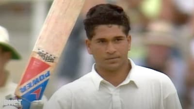Sachin Tendulkar celebrates his century at the SCG in 1992. (Cricket.com.au Youtube)