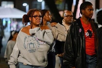 People leave the election night rally for U.S. Democratic presidential nominee Kamala Harris, outside Howard University, in Washington, U.S., November 6, 2024. (REUTERS/Craig Hudson) (REUTERS)
