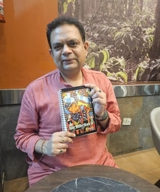 Yatindra Mishra with his upcoming poetry book Bina Kalinga Vijay Ke (Deep Saxena/HT) Yatindra Mishra with his upcoming poetry book Bina Kalinga Vijay Ke (Deep Saxena/HT)