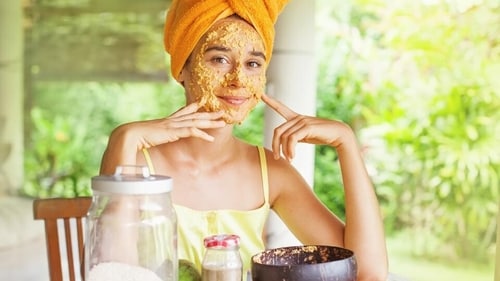 Beauty experts advise exfoliation, as it helps cleanse the skin. (iStock) Beauty experts advise exfoliation, as it helps cleanse the skin. (iStock)