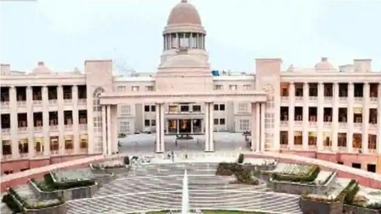 The court sought a reply from the state government as to whether it undertook a survey to ascertain if the people who had been issued notices are the real owners of the property or if some of them are just tenants. (File Photo)