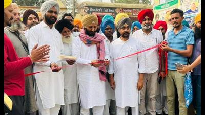 AAP MLA Amritpal Singh Sukhanand inaugurates the PMGSY project at Bhagapurana in Moga district on Thursday. (Sourced)