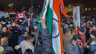 A massive crowd gather outside Hindu Sabha Mandir in solidarity with the temple and the community after the Khalistani attack. (ANI) A massive crowd gather outside Hindu Sabha Mandir in solidarity with the temple and the community after the Khalistani attack. (ANI)