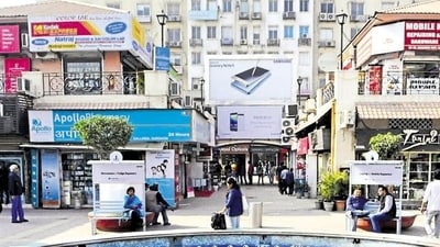 Main street rentals in Gurugram’s Galleria Market witnessed a 20% growth both q-o-q and y-o-y while rentals in Khan Market jumped 7% in the same time frame, according to a report by Cushman & Wakefield. (HT File Photo)