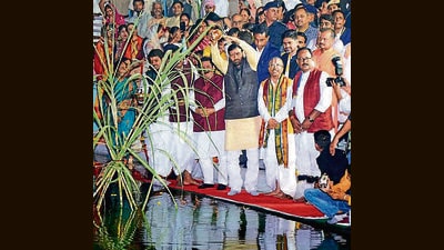 Haryana chief minister Nayab Singh Saini during Chhath celebrations at the Brahmasarovar in Kurukshetra on Thursday. (HT Photo)