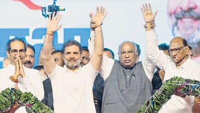 Mumbai, India - Nov. 6, 2024: The Maha Vikas Aghadi (MVA) unveiled Maharashtra poll guarantees during a “Swabhiman Sabha” at BKC in Mumbai, India, on Wednesday, November 6, 2024. (Satish Bate/Hindustan Times) Mumbai, India - Nov. 6, 2024: The Maha Vikas Aghadi (MVA) unveiled Maharashtra poll guarantees during a “Swabhiman Sabha” at BKC in Mumbai, India, on Wednesday, November 6, 2024. (Satish Bate/Hindustan Times)