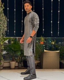 Gurmeet Choudhary visits Juhu Beach on Chhath Puja every year. Gurmeet Choudhary visits Juhu Beach on Chhath Puja every year.