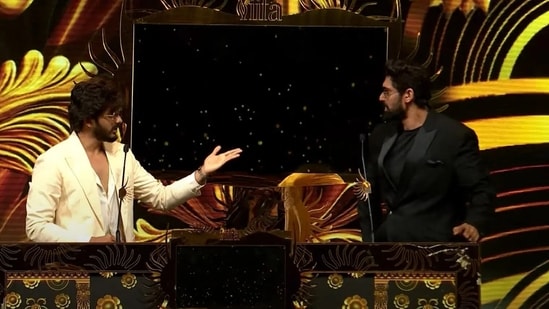 Teja Sajja and Rana Daggubati hosted the IIFA Utsavam awards together.