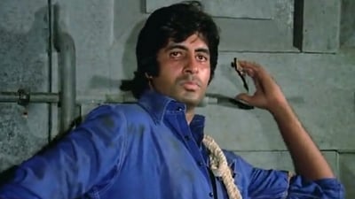 Amitabh Bachchan shared an anecdote from an action scene in Yash Chopra's Deewar. Amitabh Bachchan shared an anecdote from an action scene in Yash Chopra's Deewar.