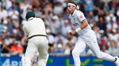 Stuart Broad celebrates after dismissing David Warner during Ashes Test. (Action Images via Reuters)