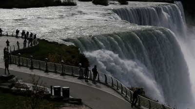 Woman jumps into Niagara Falls days after New York mom and her 2 kids' fatal leap (AP Photo/Seth Wenig, File - representational image) (AP)