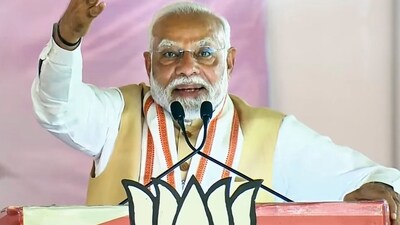 Prime Minister Narendra Modi addresses a public meeting ahead of the Maharashtra Assembly elections in Dhule district of Maharashtra. (PTI) (PTI) Prime Minister Narendra Modi addresses a public meeting ahead of the Maharashtra Assembly elections in Dhule district of Maharashtra. (PTI) (PTI)