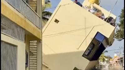 The residents have told the police that the owner was aware of structural issues for nearly two months but did not solve these problems (PTI) The residents have told the police that the owner was aware of structural issues for nearly two months but did not solve these problems (PTI)