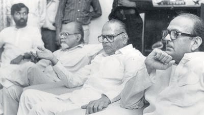VP Singh could muster only 142 votes, including those of the Left parties, in support of his motion seeking confidence of the House while the Opposition got 346 votes. (HT Archive) VP Singh could muster only 142 votes, including those of the Left parties, in support of his motion seeking confidence of the House while the Opposition got 346 votes. (HT Archive)
