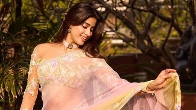 Janhvi Kapoor's saree proves that soft pink and pale blue are a match made in fashion heaven and lilac goes beautifully with pastel yellow. Janhvi Kapoor's saree proves that soft pink and pale blue are a match made in fashion heaven and lilac goes beautifully with pastel yellow. 