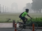 A hazy sky at Kartavya Path on Saturday morning. (Vipin Kumar/HT Photo) A hazy sky at Kartavya Path on Saturday morning. (Vipin Kumar/HT Photo)