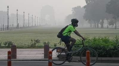 A hazy sky at Kartavya Path on Saturday morning. (Vipin Kumar/HT Photo) A hazy sky at Kartavya Path on Saturday morning. (Vipin Kumar/HT Photo)