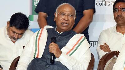 Congress president Mallikarjun Kharge address a press conference in Nagpur on Saturday. (ANI)