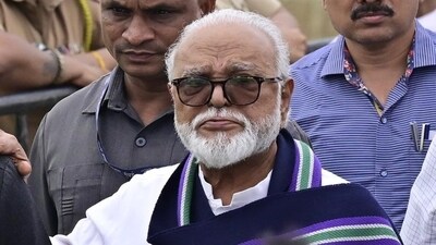 Mumbai, India - Oct. 10, 2024:Chagan Bhujbal, to pay tribute to mortal remains of Ratan Tata during funeral at NCPA, in Mumbai, India, on Thursday, October 10, 2024. (Photo by Anshuman Poyrekar/ Hindustan Times) (Hindustan Times) Mumbai, India - Oct. 10, 2024:Chagan Bhujbal, to pay tribute to mortal remains of Ratan Tata during funeral at NCPA, in Mumbai, India, on Thursday, October 10, 2024. (Photo by Anshuman Poyrekar/ Hindustan Times) (Hindustan Times)