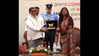 Shuchi Katiyar (R), regional president, AWWA, felicitating Punjab governor Gulab Chand Kataria during the AWWA literature fest in Chandimandir on Saturday. (HT Photo) Shuchi Katiyar (R), regional president, AWWA, felicitating Punjab governor Gulab Chand Kataria during the AWWA literature fest in Chandimandir on Saturday. (HT Photo)