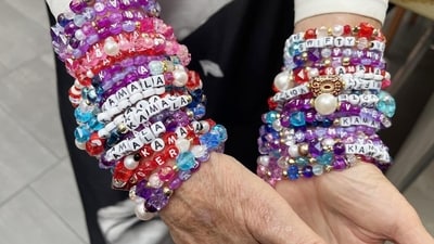 White women are wearing blue bracelets to show support for Kamala Harris White women are wearing blue bracelets to show support for Kamala Harris