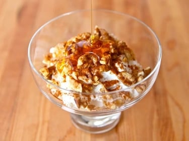 Classic honey and nuts yoghurt Classic honey and nuts yoghurt