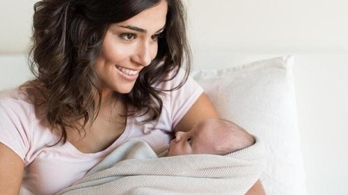 When breastfeeding mothers do not eat a moderate and healthy diet, there can also be increased risks of various health problems in the offspring. (Shutterstock)