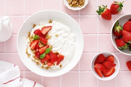 Yoghurt has essential microbes that support gut health, unlike the plain nutritional value of milk. (Shutterstock) Yoghurt has essential microbes that support gut health, unlike the plain nutritional value of milk. (Shutterstock)