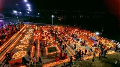 Diyas light up Maujgiri Ghat on the banks of the Yamuna in Prayagraj on Sunday. (Anil Kumar Maurya/HT) Diyas light up Maujgiri Ghat on the banks of the Yamuna in Prayagraj on Sunday. (Anil Kumar Maurya/HT)