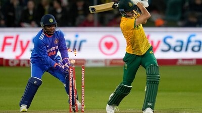 India then made life difficult for the South African batters as well, picking two wickets in the powerplay. (AP) India then made life difficult for the South African batters as well, picking two wickets in the powerplay. (AP)