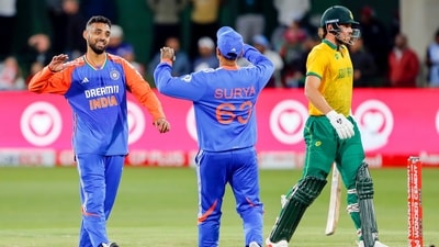 India's Varun Chakaravarthy and Suryakumar Yadav celebrate the dismissal of South Africa's Marco Jansen during the 2nd T20I. (ANI) India's Varun Chakaravarthy and Suryakumar Yadav celebrate the dismissal of South Africa's Marco Jansen during the 2nd T20I. (ANI)