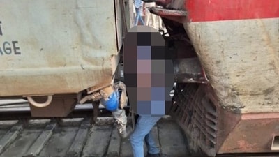 The deceased was caught in between the buffer of the engine and a coach during a shunting operation. (@SupriyaShrinate/X) The deceased was caught in between the buffer of the engine and a coach during a shunting operation. (@SupriyaShrinate/X)