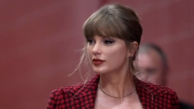 Fans called Taylor Swift a liar after she stated she couldn't attend the 2024 MTV Europe Music Awards, humorously citing her attendance at Travis Kelce's game instead.
AP/PTI(AP11_10_2024_000338A) (AP) Fans called Taylor Swift a liar after she stated she couldn't attend the 2024 MTV Europe Music Awards, humorously citing her attendance at Travis Kelce's game instead.
AP/PTI(AP11_10_2024_000338A) (AP)