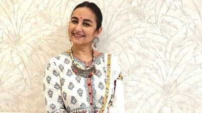 Divya Dutta played the role of Shabina aka Shabbo in the film. Divya Dutta played the role of Shabina aka Shabbo in the film.