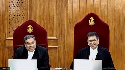 Chief Justice of India (CJI) DY Chandrachud sitting with CJI-designate Sanjiv Khanna in a ceremonial four-judge bench convened to bid his farewell. (Supreme Court of India/YouTube) Chief Justice of India (CJI) DY Chandrachud sitting with CJI-designate Sanjiv Khanna in a ceremonial four-judge bench convened to bid his farewell. (Supreme Court of India/YouTube)