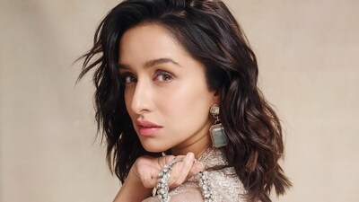 Shraddha Kapoor is amused by man who warns against her hoardings on expressway (Instagram) Shraddha Kapoor is amused by man who warns against her hoardings on expressway (Instagram)