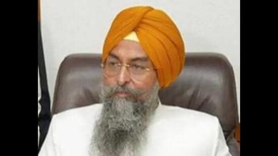 Punjab legislative assembly speaker Kultar Singh Sandhwan on Monday denounced the central government’s prohibition on Sikh employees wearing the kirpan at airports, calling for Prime Minister Narendra Modi’s immediate intervention in the matter. (HT File)