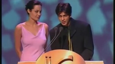 Shah Rukh Khan and Angelina Jolie once shared the stage at the International Indian Film Academy Awards (IIFA) in 2000. The duo walked onto the stage together, holding each other's hands, and presented the award for the best female actor. Shah Rukh Khan and Angelina Jolie once shared the stage at the International Indian Film Academy Awards (IIFA) in 2000. The duo walked onto the stage together, holding each other's hands, and presented the award for the best female actor. 