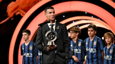 Ronaldo awarded Platinum Quinas trophy by Portuguese Football Federation (X Image/@selecaoportugal) Ronaldo awarded Platinum Quinas trophy by Portuguese Football Federation (X Image/@selecaoportugal)