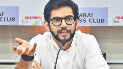 Mumbai, India – Nov 11, 2024: Political leaders Aaditya Thackeray MLA, Shiv Sena (UBT) shared their vision for Mumbai’s development ahead of the Maharashtra Assembly elections at IMC, Churchgate, in Mumbai, India, on Sunday, Nov 11, 2024. (Photo by Bhushan Koyande/HT Photo) Mumbai, India – Nov 11, 2024: Political leaders Aaditya Thackeray MLA, Shiv Sena (UBT) shared their vision for Mumbai’s development ahead of the Maharashtra Assembly elections at IMC, Churchgate, in Mumbai, India, on Sunday, Nov 11, 2024. (Photo by Bhushan Koyande/HT Photo)