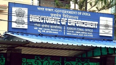 Police and CISF personnel stand guard in front of the Enforcement Directorate (ED) Ranchi Zonal office. (ANI FILE/Representative Image) (HT_PRINT)