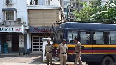 Police security has been increased outside the apartment of Bollywood actor Salman Khan following the killing of former minister and NCP leader Baba Siddique. (Raju Shinde) Police security has been increased outside the apartment of Bollywood actor Salman Khan following the killing of former minister and NCP leader Baba Siddique. (Raju Shinde)