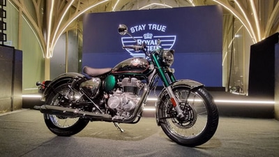 2024 Royal Enfield Classic 350 in Emerald Green colour scheme. 2024 Royal Enfield Classic 350 in Emerald Green colour scheme.