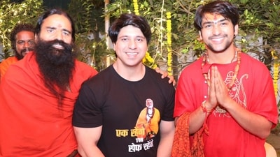 BJP's Shehzad Poonawalla with religious gurus Baba Ramdev and Bageshwar Baba, (X) BJP's Shehzad Poonawalla with religious gurus Baba Ramdev and Bageshwar Baba, (X)